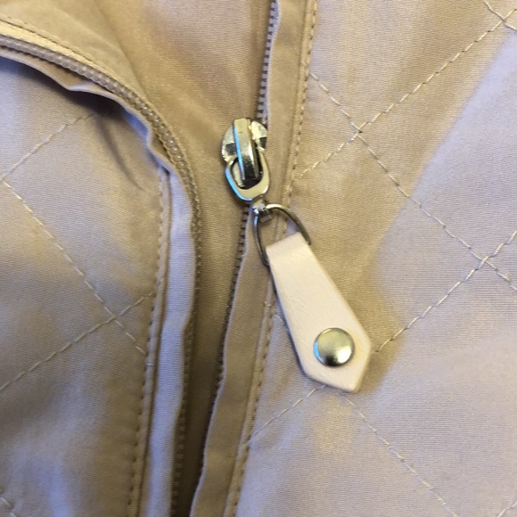 ALIA QUILTED VEST BEIGE SIZE 12P LIGHT FULLZIP 2 POCKET VERY GOOD CONDITION #016 - Picture 5 of 14